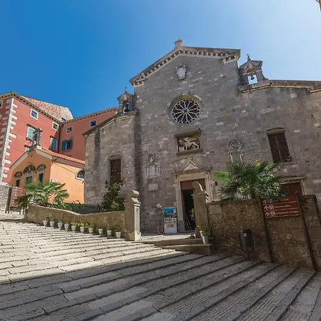 3 Bedroom Beautiful In Labin Apartmán *