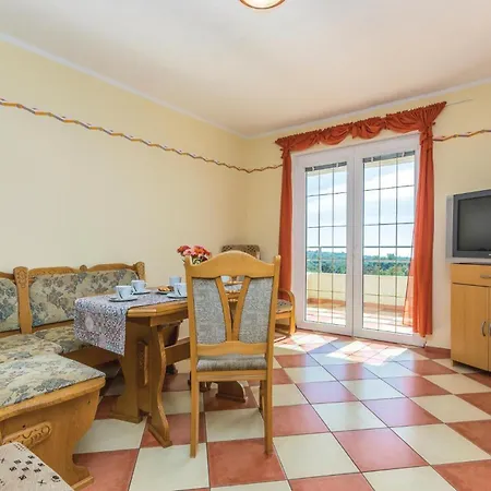 Apartmán 3 Bedroom Beautiful In Labin *