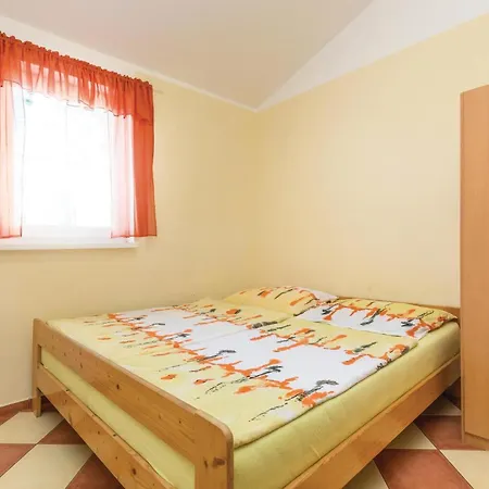 3 Bedroom Beautiful In Labin Apartment *